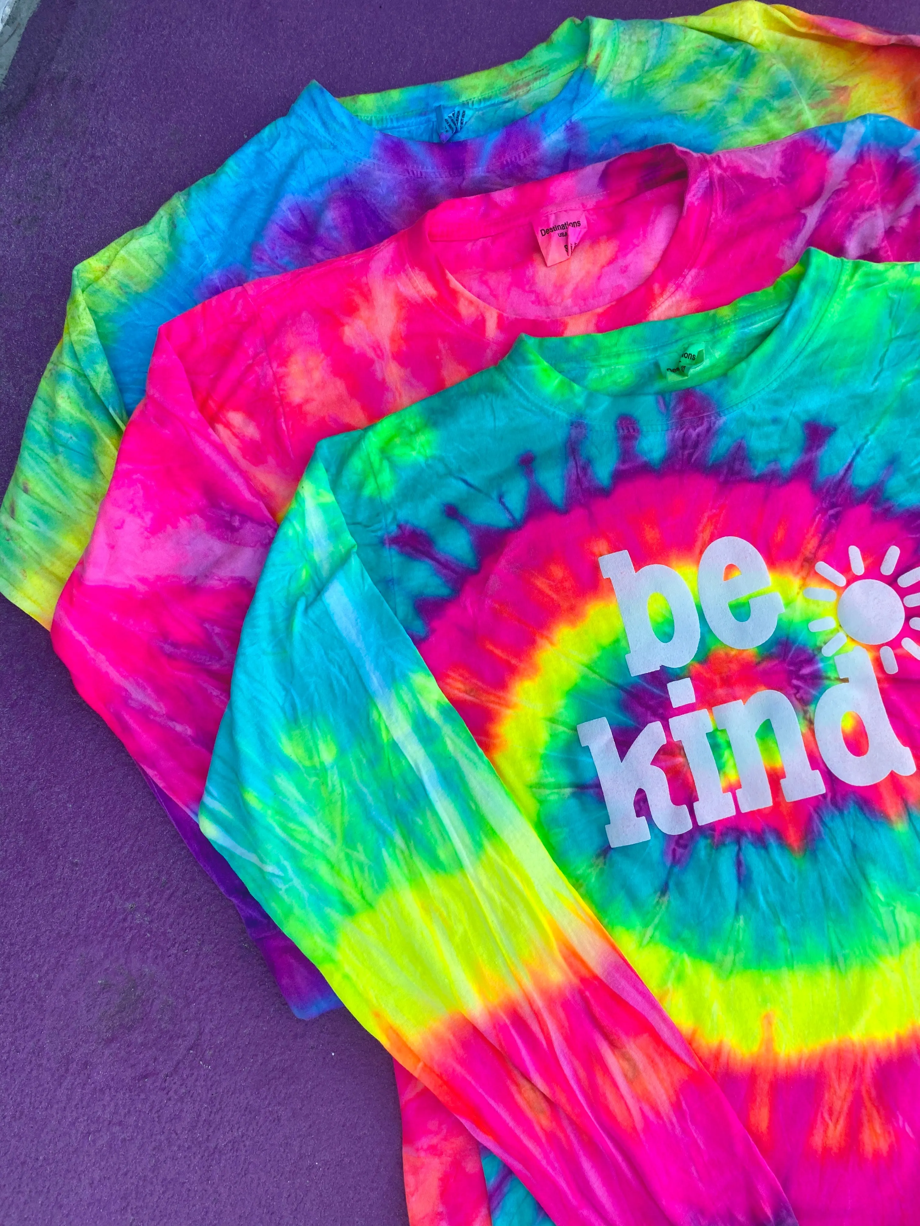 BE KIND MYSTERY LONG SLEEVE TEE