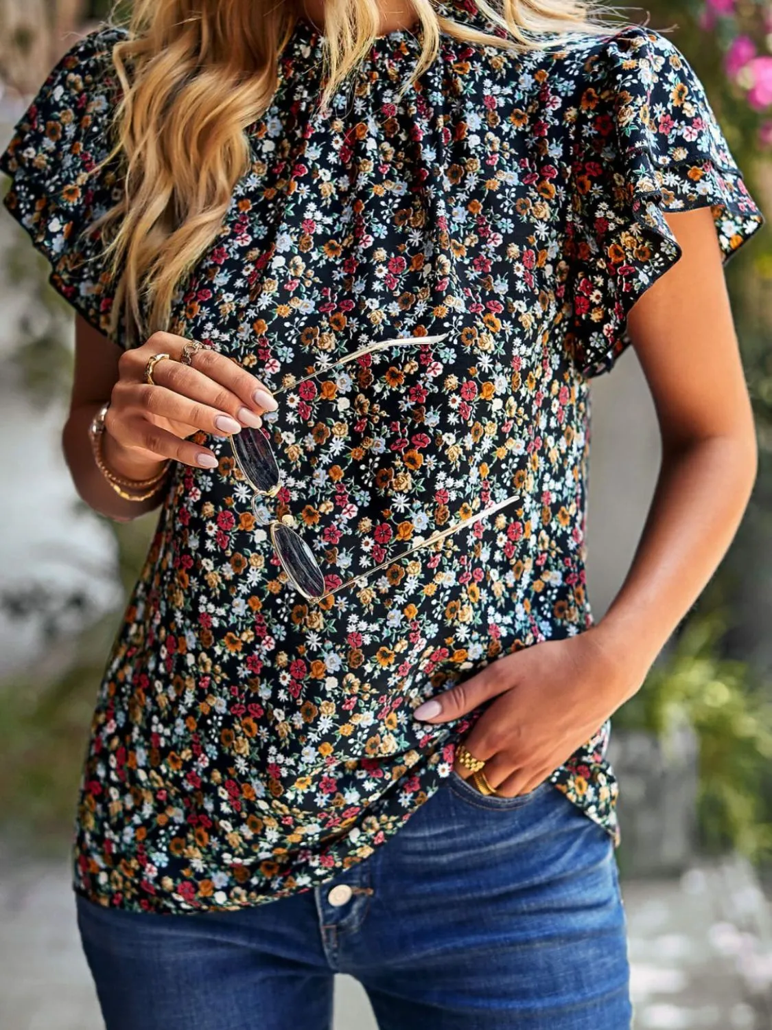 Ditsy Floral Flutter Sleeve Keyhole Top