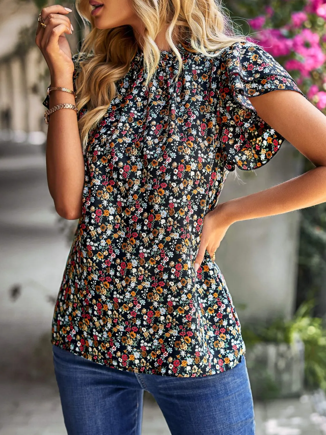 Ditsy Floral Flutter Sleeve Keyhole Top