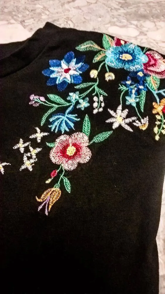 Flower embroidery T shirt