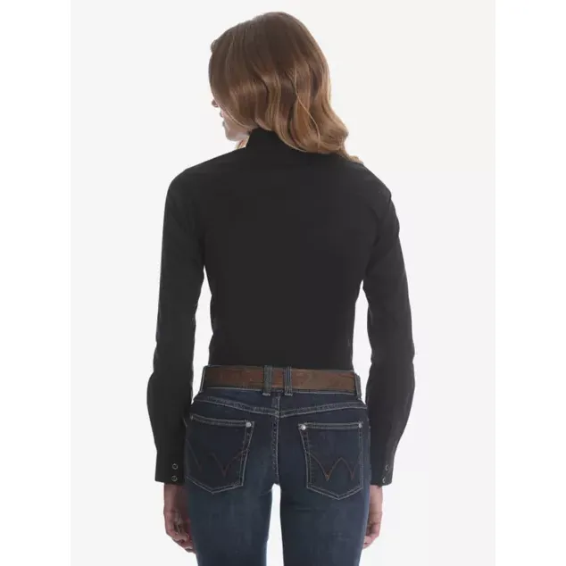 WRANGLER® LONG SLEEVE ONE POINT FRONT AND BACK YOKES SOLID TOP IN BLACK